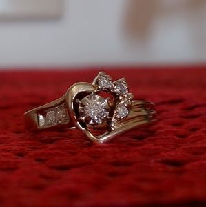 10k Yellow Gold Diamond Heart Ring